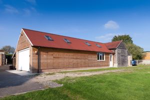 Garage / Workshop / Store - click for photo gallery